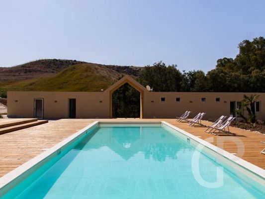 grosser-pool.jpg