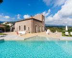 torretta-pool-und-villa.jpg