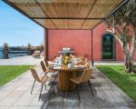 villa-acqua-marina-grosser-esstisch-im-freien.jpg
