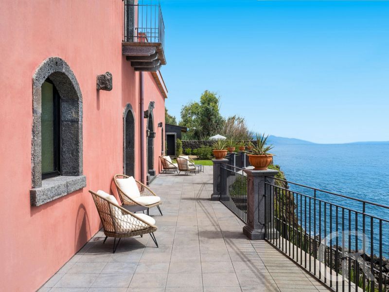 villa-acqua-marina-terrasse-am-haus.jpg