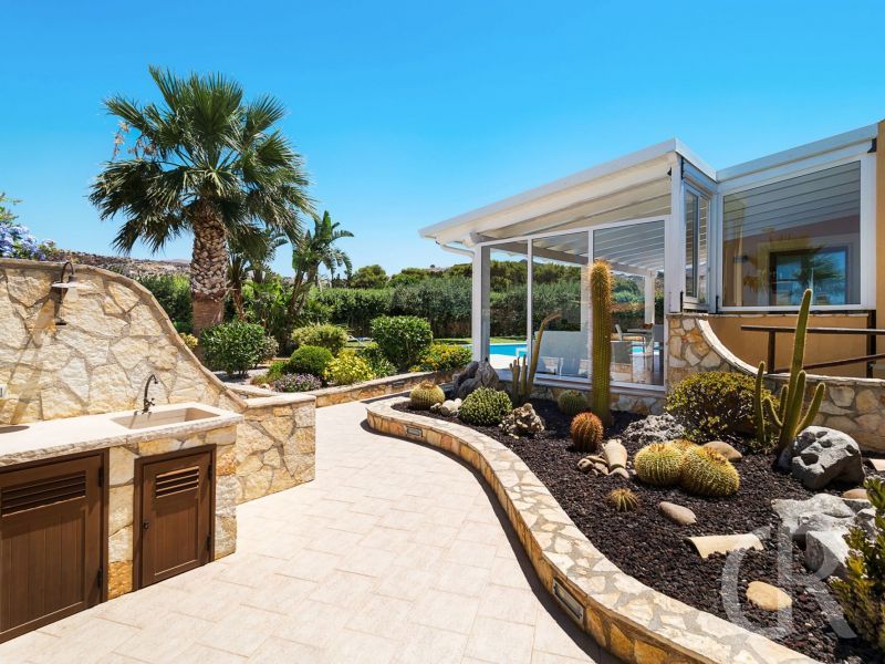 villa-afrodite-grill.jpg