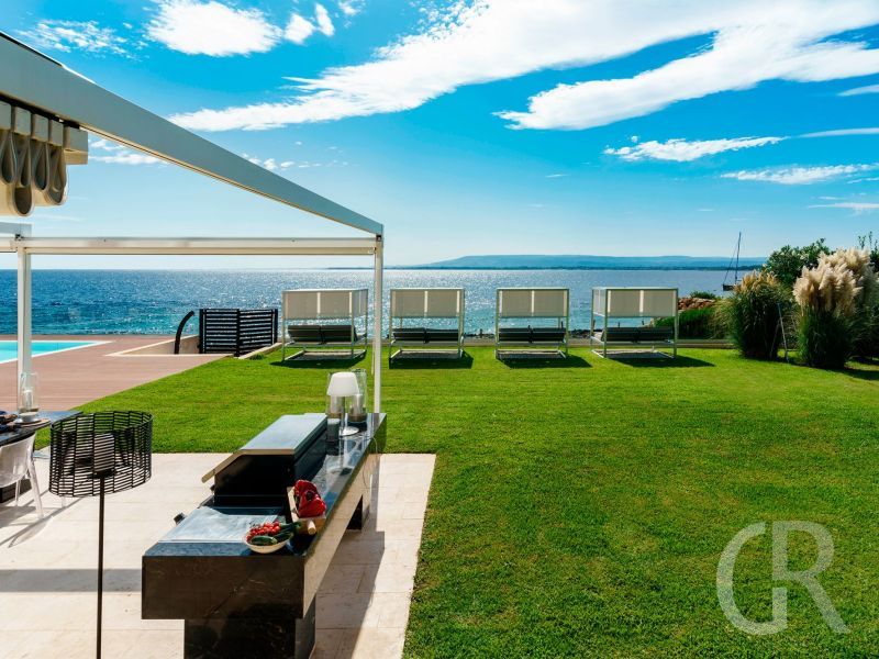 villa-angelina-barbecue-im-garten.jpg