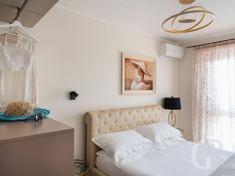 villa-anthea-grosses-gemuetliches-bett.jpg
