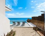 villa-bedda-matri-aussendusche-und-pool.jpg