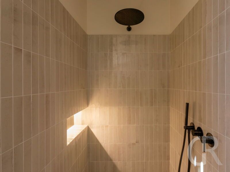 villa-calamare-dusche.jpg