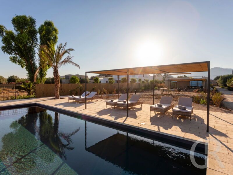 villa-calamare-schwimmbad.jpg