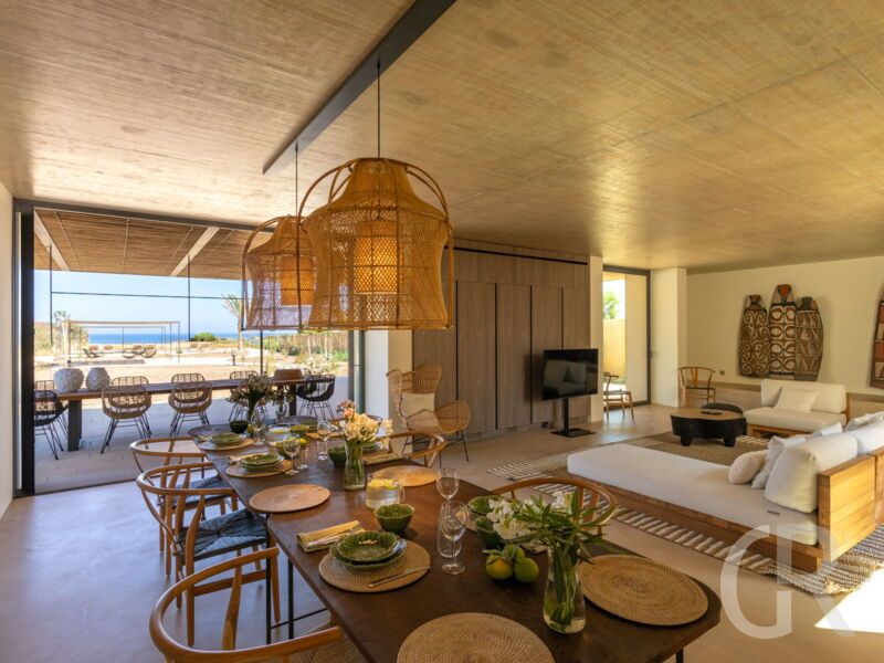 villa-calamare-wohnzimmer-mit-esstisch.jpg