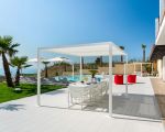 villa-camemi-terrasse-mit-esstisch.jpg
