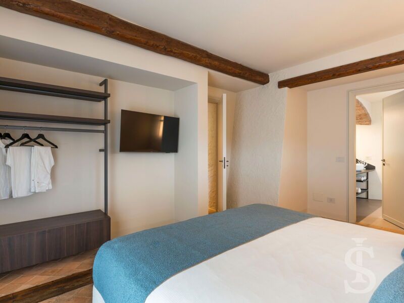 villa-continella-schlafzimmer-und-ankleidebereich.jpg