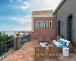 villa-continella-seitliche-ansicht-terrasse-zum-meer.jpg