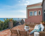 villa-continella-terrasse-mit-blick-zum-meer.jpg