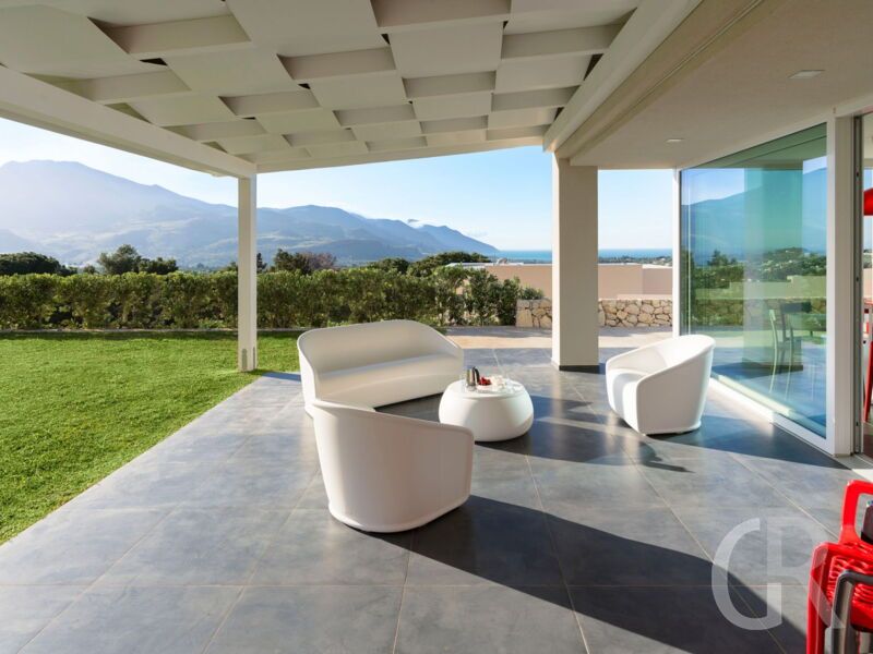 villa-dolce-vita-grosszuegige-terrasse.jpg