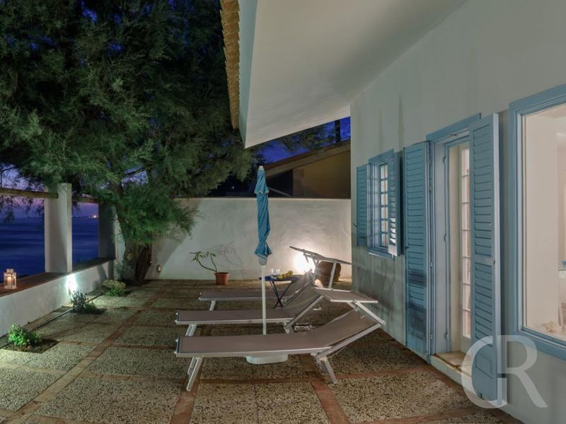 villa-elettra-am-abend-terrasse.jpg