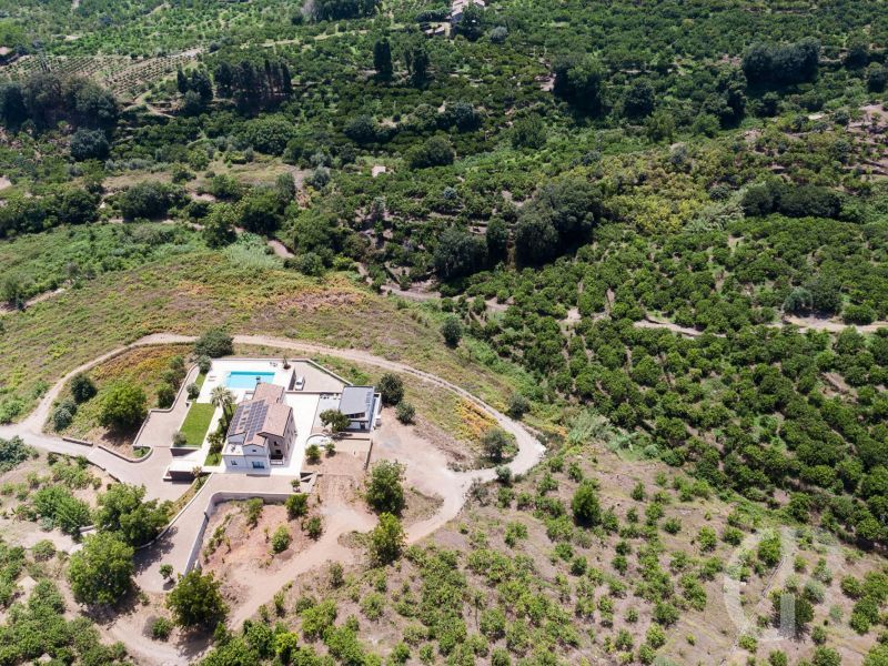 villa-gianos-blick-aus-der-luft.jpg