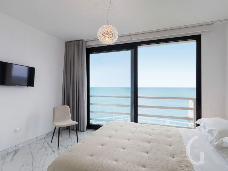 villa-hermes-blick-auf-das-meer-vom-schlafzimmer-aus.jpg