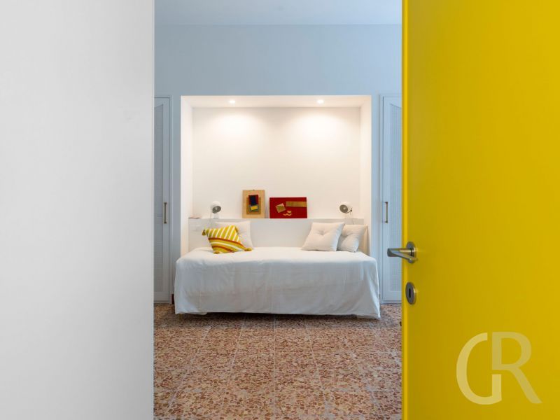 villa-la-belle-weisses-doppelbett.jpg