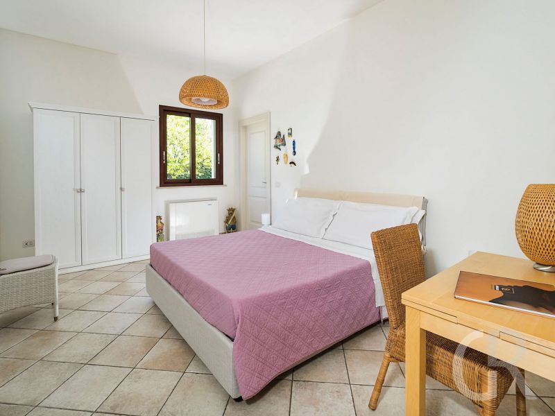 villa-la-plage-rosa-doppelbett.jpg
