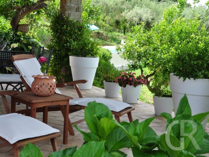villa-laura-terrasse-an-der-kueche.JPG