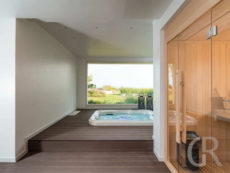 villa-meravilla-blick-in-den-wellnessbereich.jpg