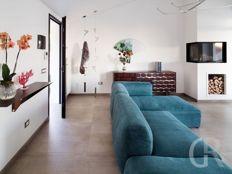 villa-pales-sofa.jpg