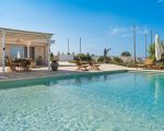 villa-paolina-pool-mit-sonnenliegen2-3.jpg