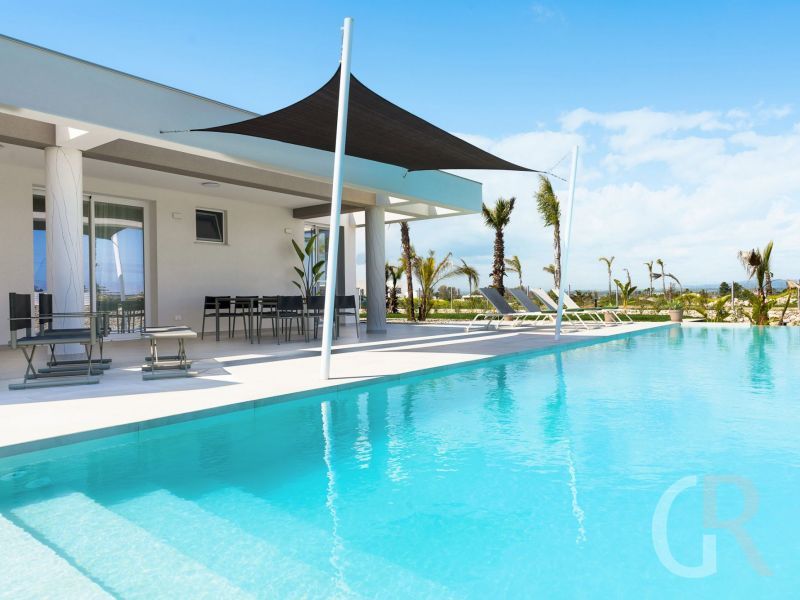 villa-paradisus-schwimmbad.jpg