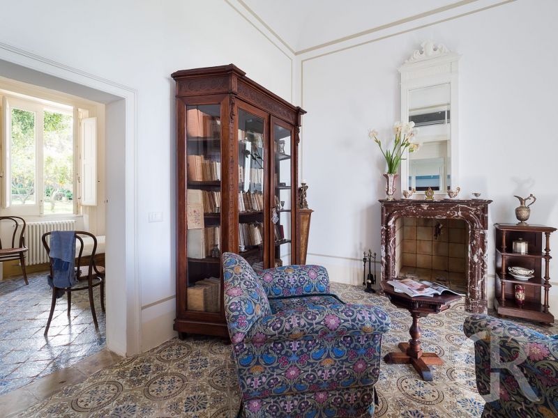 villa-ritrovato-am-kamin.jpg