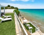 villa-stella-maris-sonnenliegen-am-meer.jpg