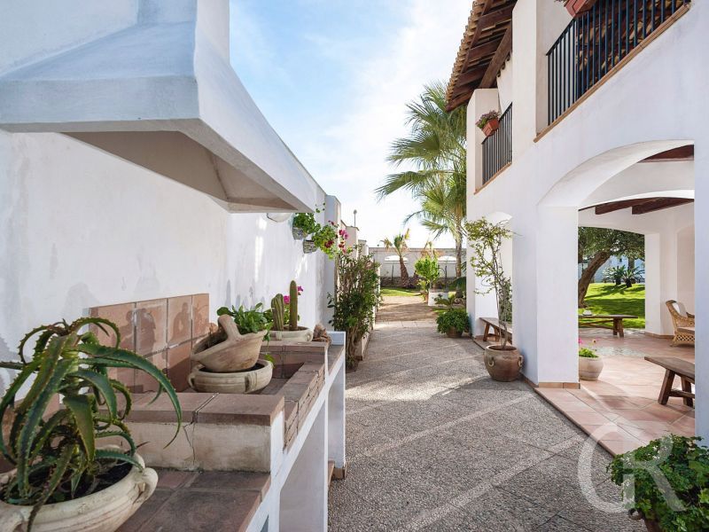casa-marsala-1-gemauerte-aussenkueche.jpg