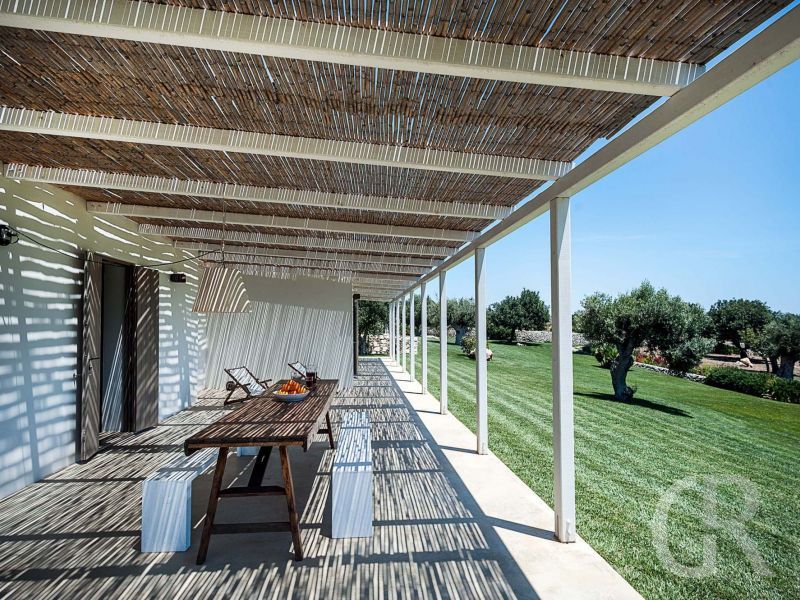 ferienhaus-gelsi-terrasse-mit-garten.jpg