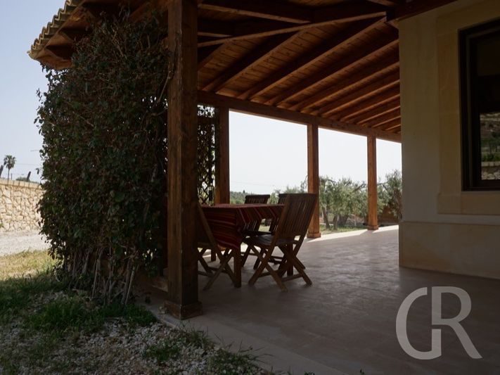 ferienhaus-oasi-grosse-terrasse.JPG
