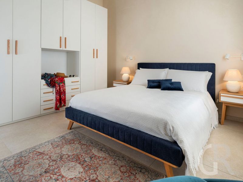 ferienhaus-villa-mora-grosses-doppelbett.jpg