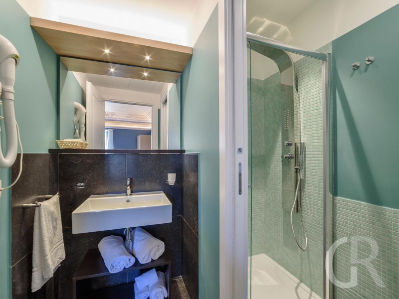 ferienwohnung-achille-duschbad.jpg