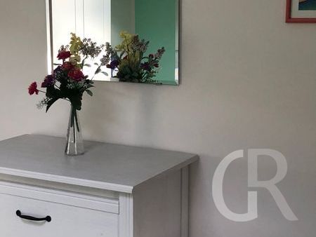 ferienwohnung-antonio-kommode-mit-spiegel.jpg