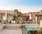 ferienwohnung-aurispa-terrasse-mit-pflanzen.jpg