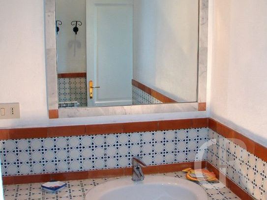 ferienwohnung-cafisi-waschbecken-im-bad.jpg