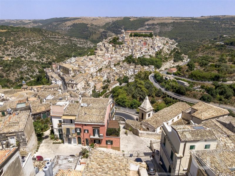ferienwohnung-raffo-blick-auf-ragusa-ibla.jpg