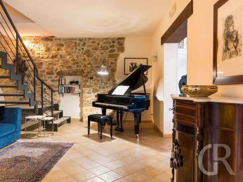 villa-ager-costa-piano-und-treppenaufgang.jpg