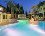 villa-agora-abendlicher-pool.jpg