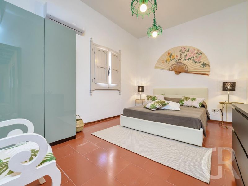 villa-amelia-doppelbett-im-schlafzimmer.jpg