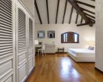 villa-blue-moon-blick-in-das-grosse-schlafzimmer.jpg