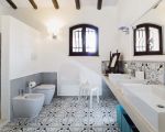 villa-blue-moon-grosses-bad.jpg
