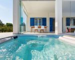 villa-caponegro-pool.jpg