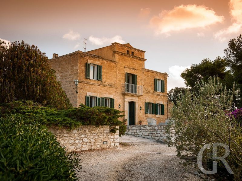 villa-corte-del-sol-blick-auf-das-gebaeude.jpg