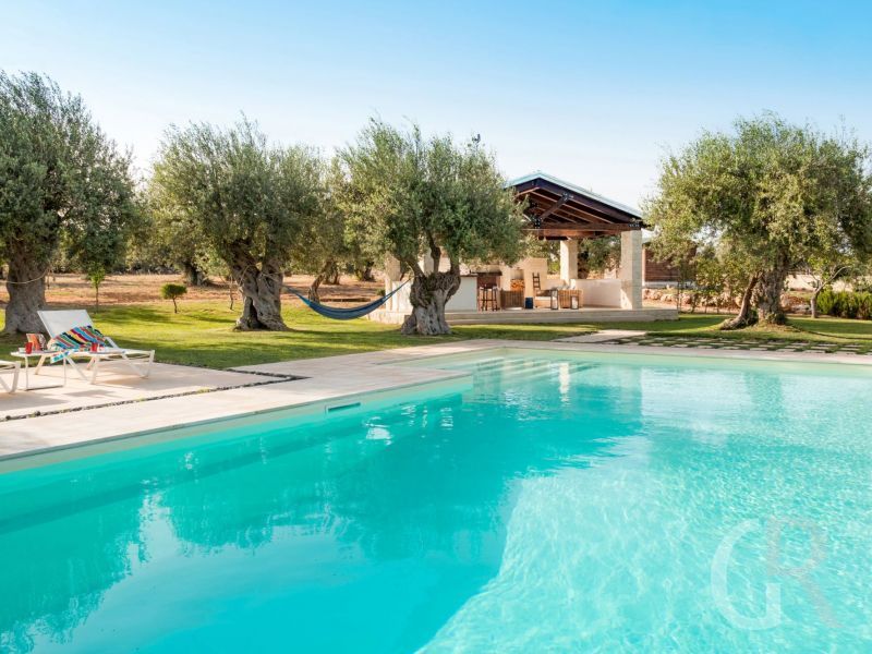 villa-corte-moscata-blick-auf-den-pool.jpg