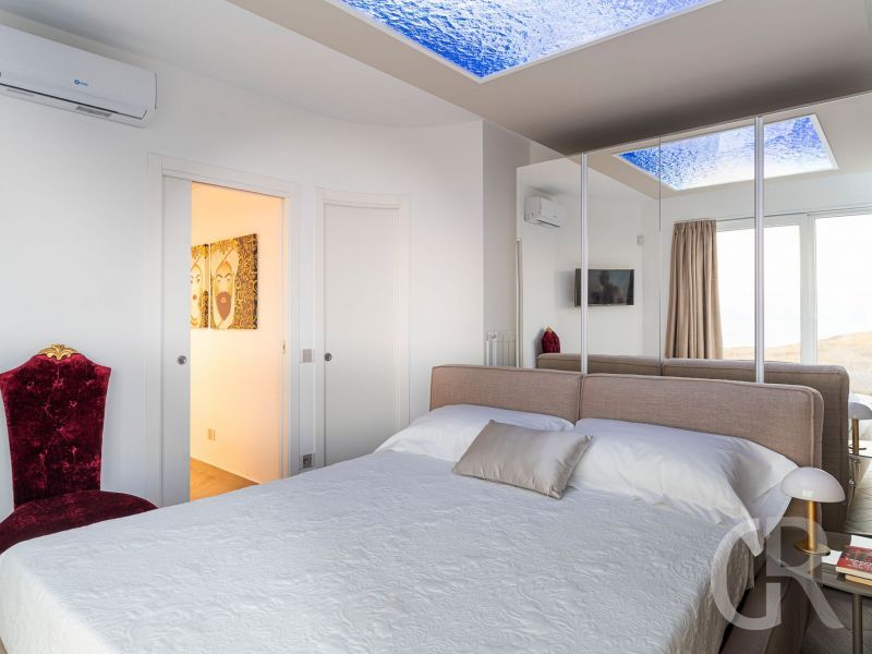villa-domizia-schlafzimmer.jpg