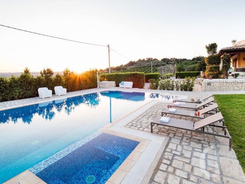 villa-dora-ma-pool.jpg