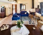 villa-dora-wohnzimmer-mit-sitzecke.jpg