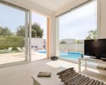 villa-federica-lichtdurchflutetes-wohnzimmer.jpg