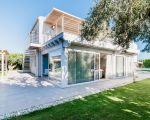 villa-flora-blick-auf-die-komplette-villa.jpg